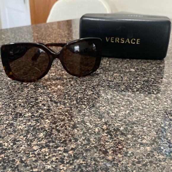 Versace sunglasses main image 4